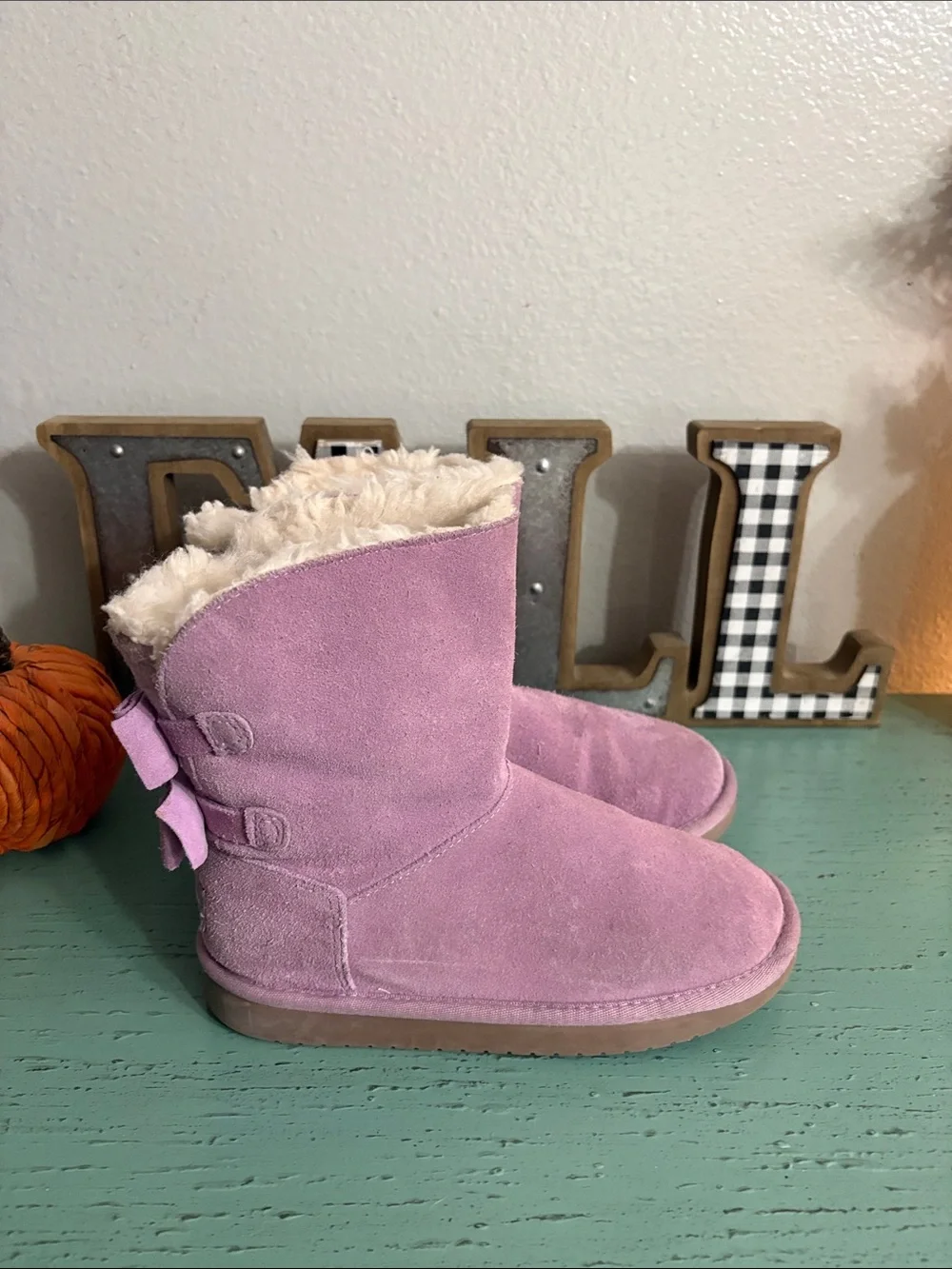 Plush Lined Pink Suede Winter Boots